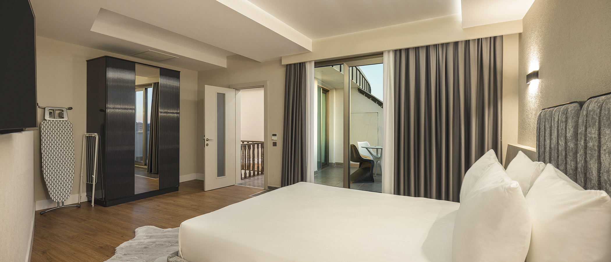 Penthouse Deluxe Duplex Suite / 1 BR