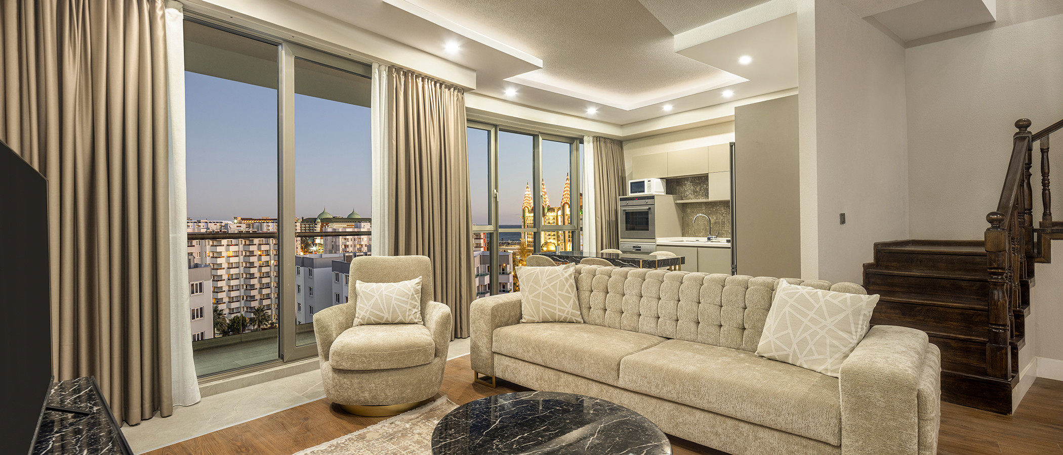 Penthouse Deluxe Duplex Suite / 1 BR