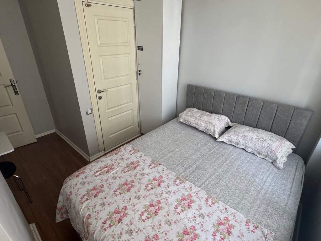 Bunk Bed in Mixed Dormitory Room