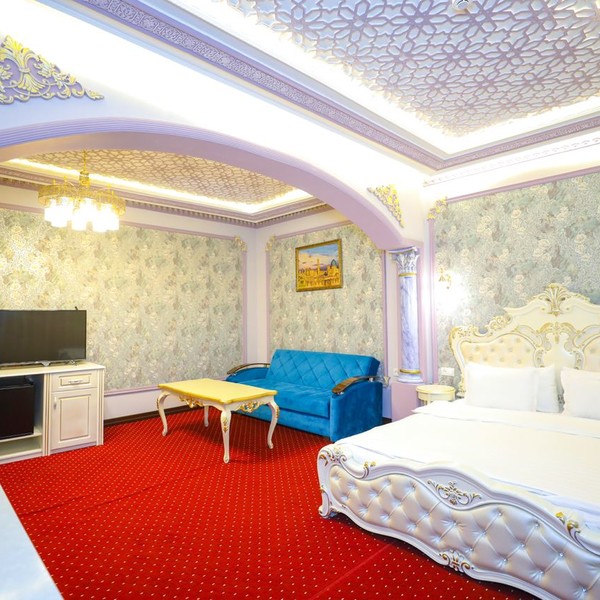 Lux Room