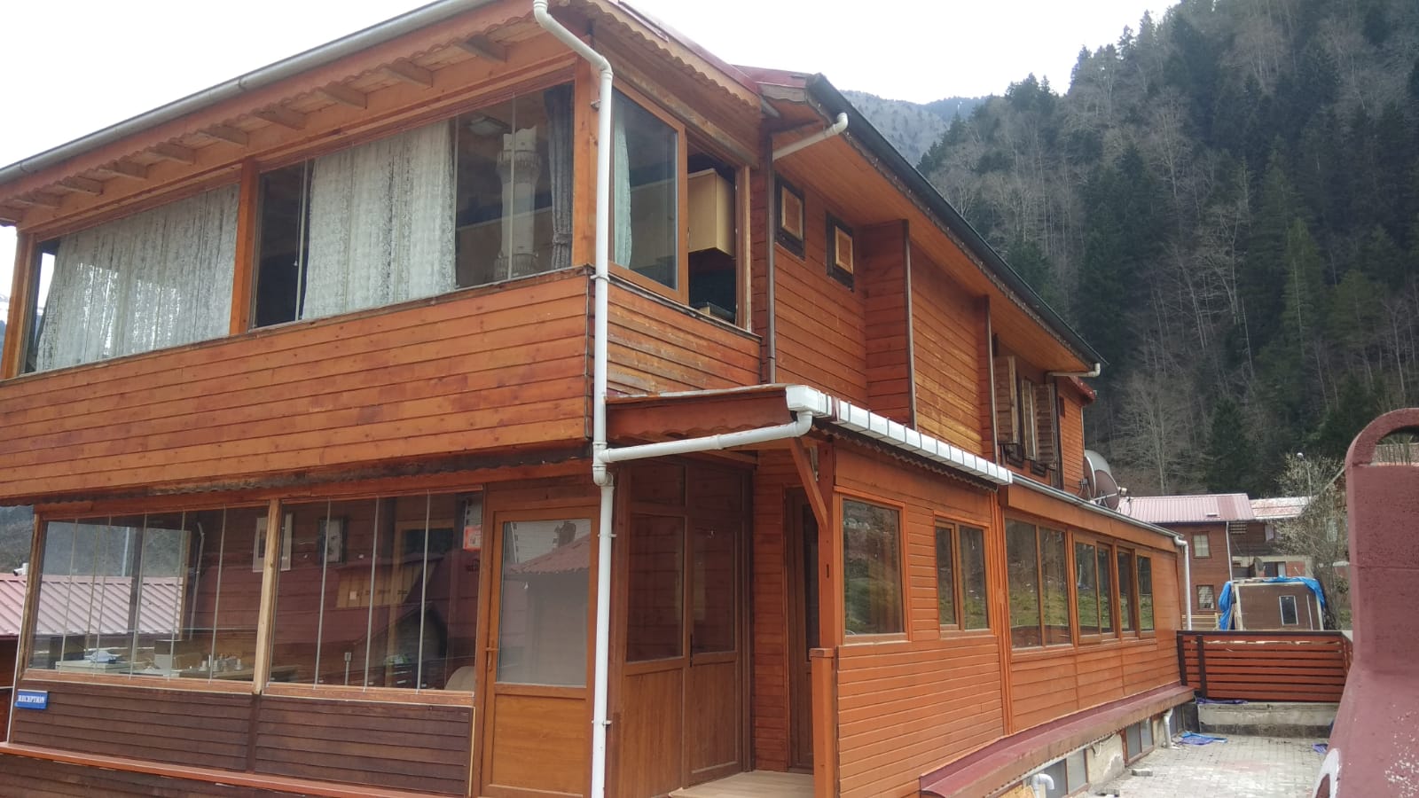BEŞ EVLER APART 3+1 Göl Manzaralı Daire