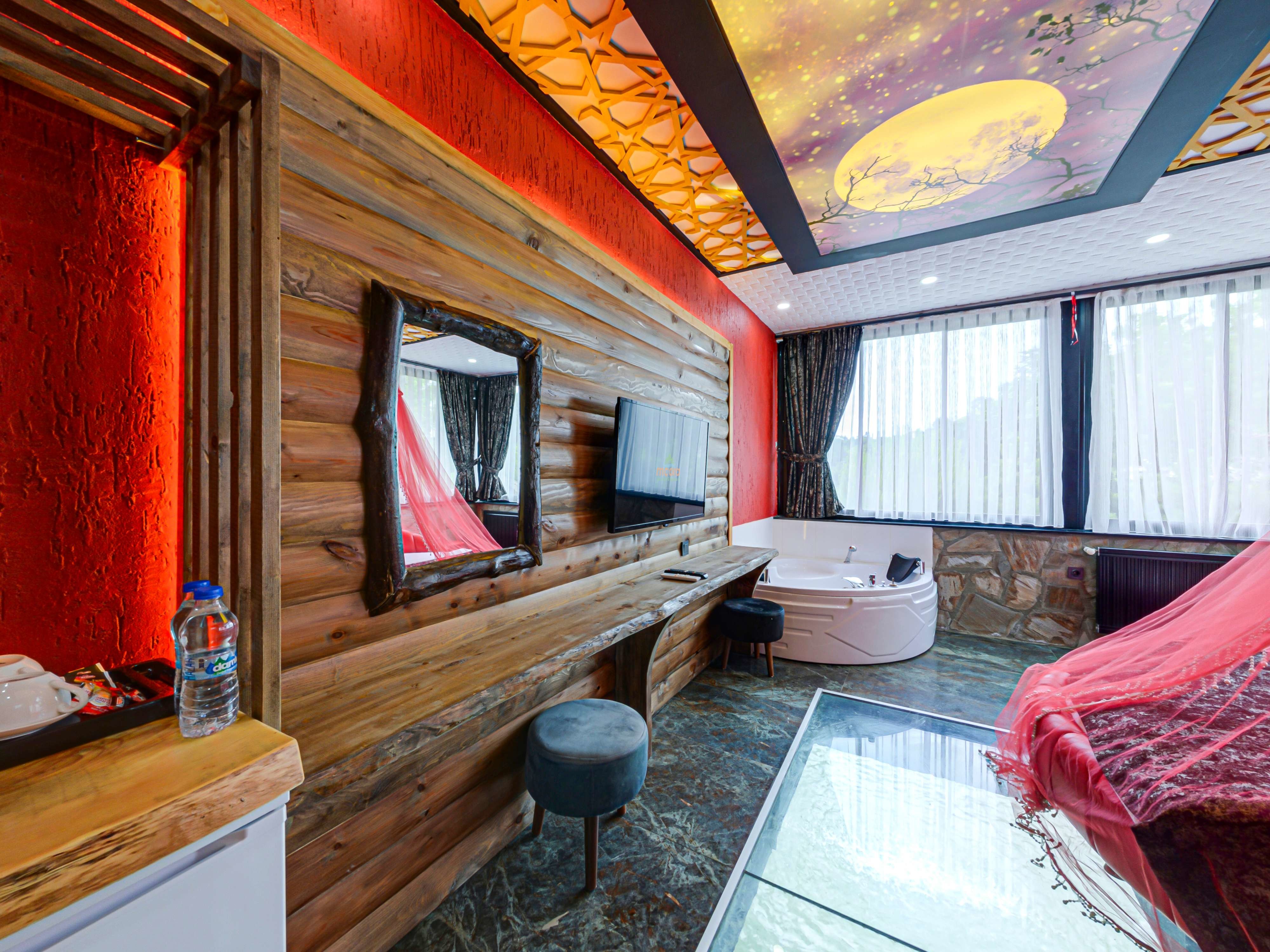Red Ultra Luxury Suit Room