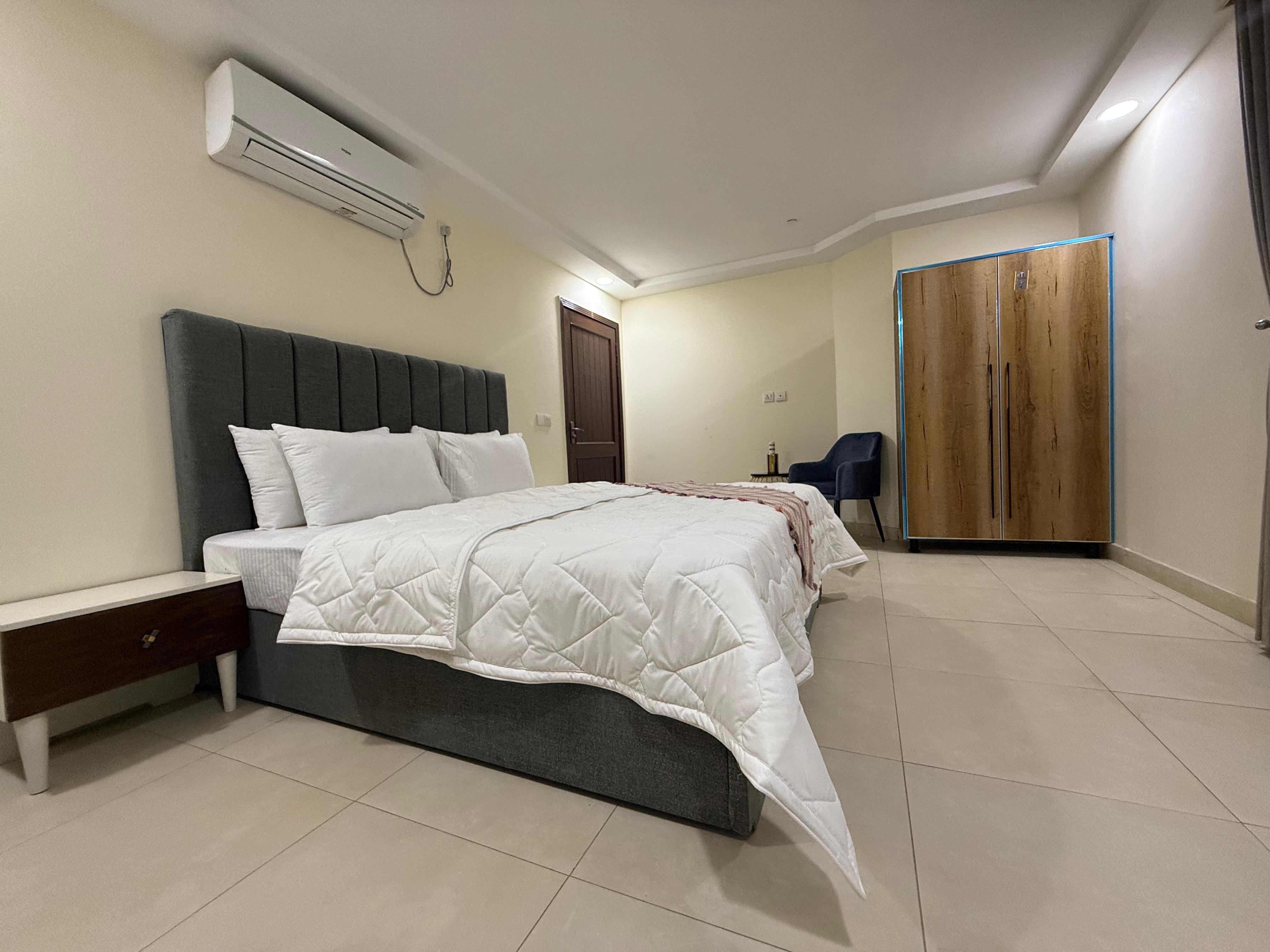 Modern 1BED in Gulberg With City View