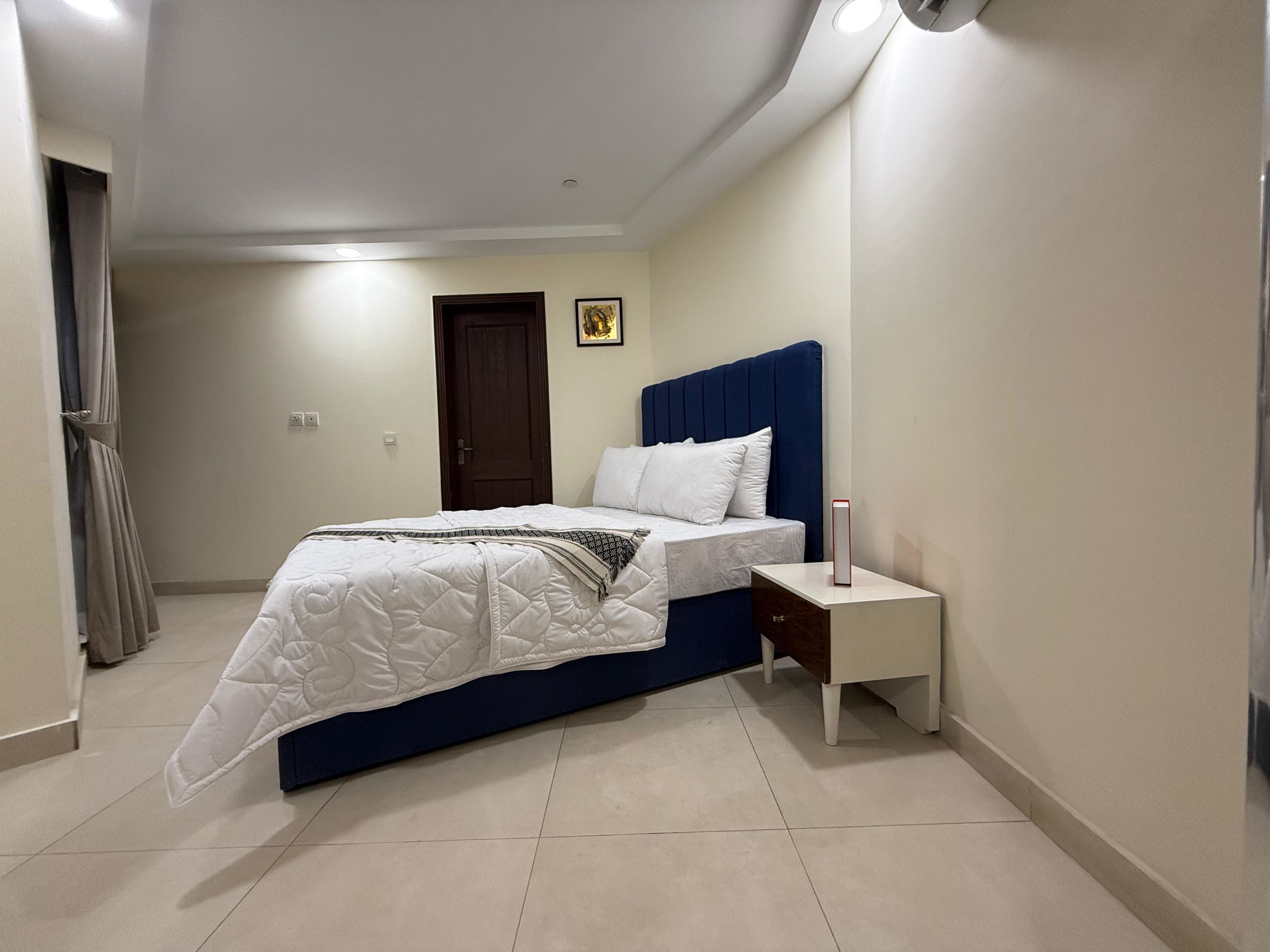 Premium 1-Bed Apartment Gulberg