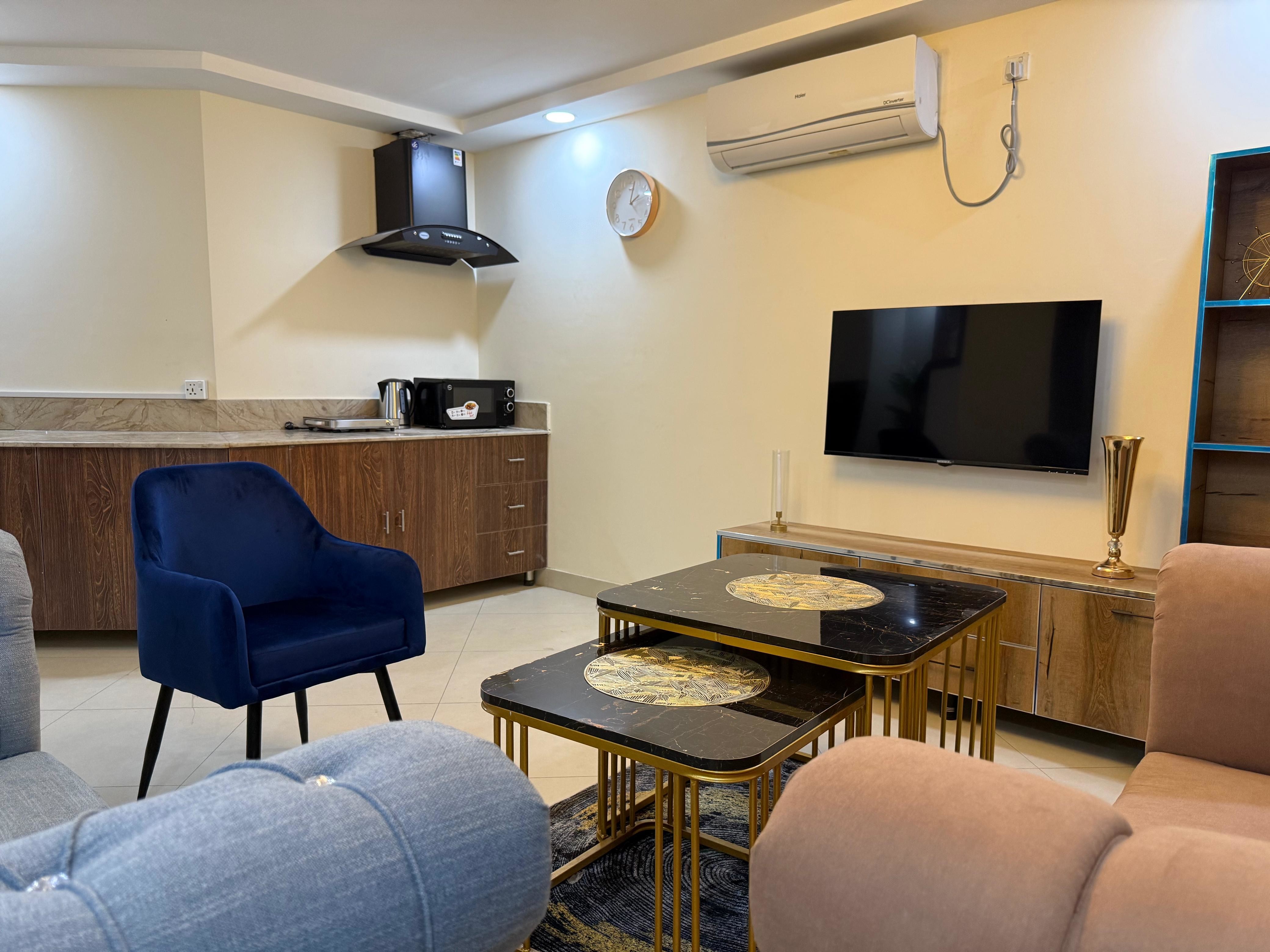 Premium 1-Bed Apartment Gulberg
